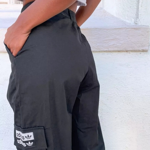 Adidas Rare Black High Waisted Jogger Pants with Matching Adidas Belt - Picture 4 of 17